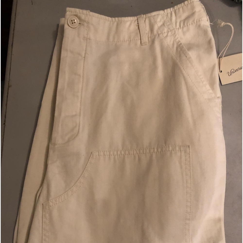 Universal thread woman’s cream pants